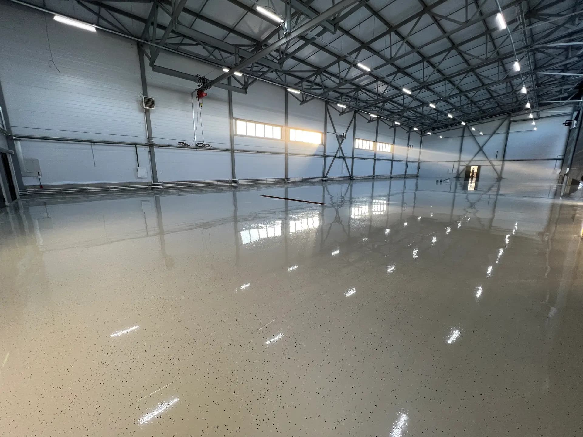 Полимерные полы в ангаре для вертолётов