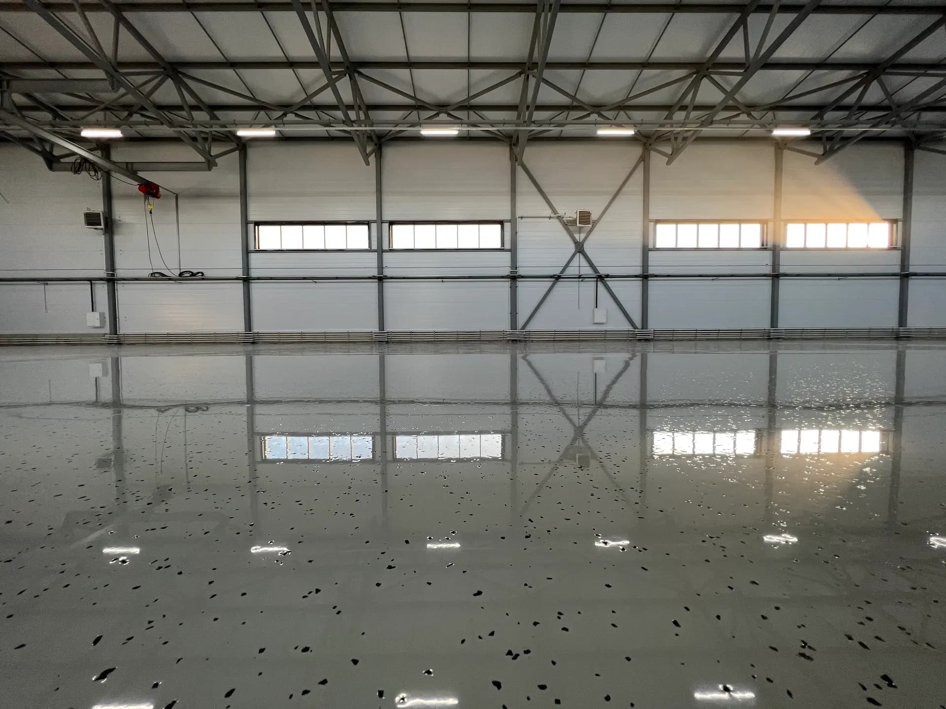 Полимерные полы в ангаре для вертолётов