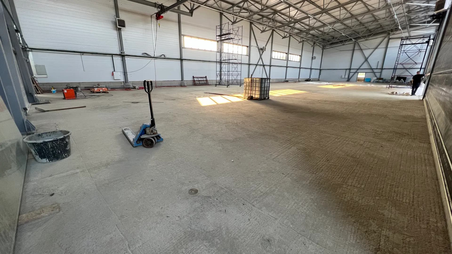 Полимерные полы в ангаре для вертолётов